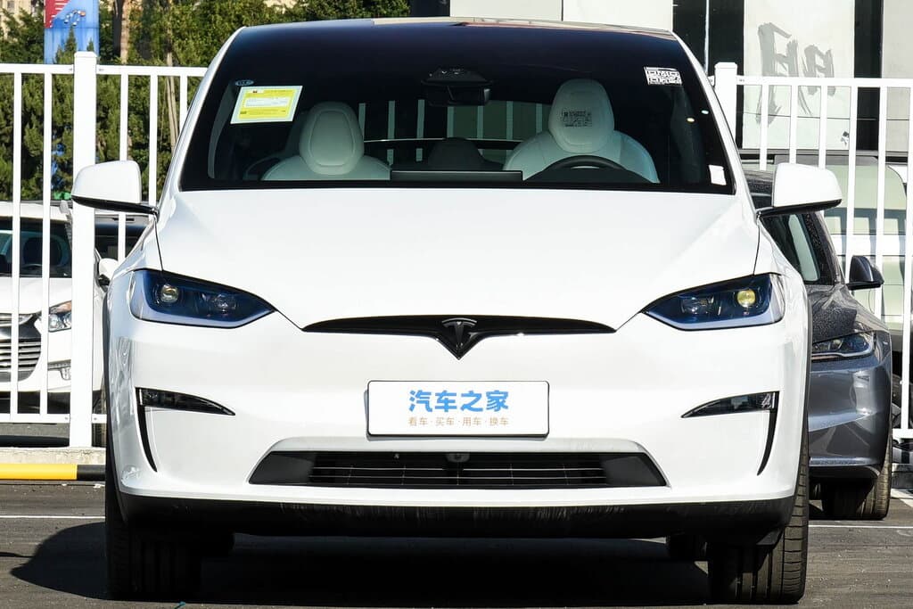Tesla Model X, 2026