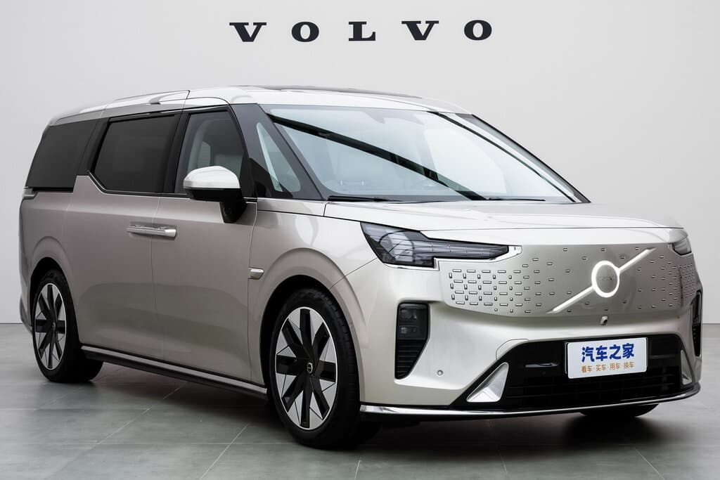 Volvo EM90, 2026