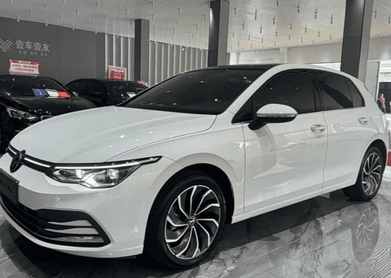 Volkswagen Golf, 2023