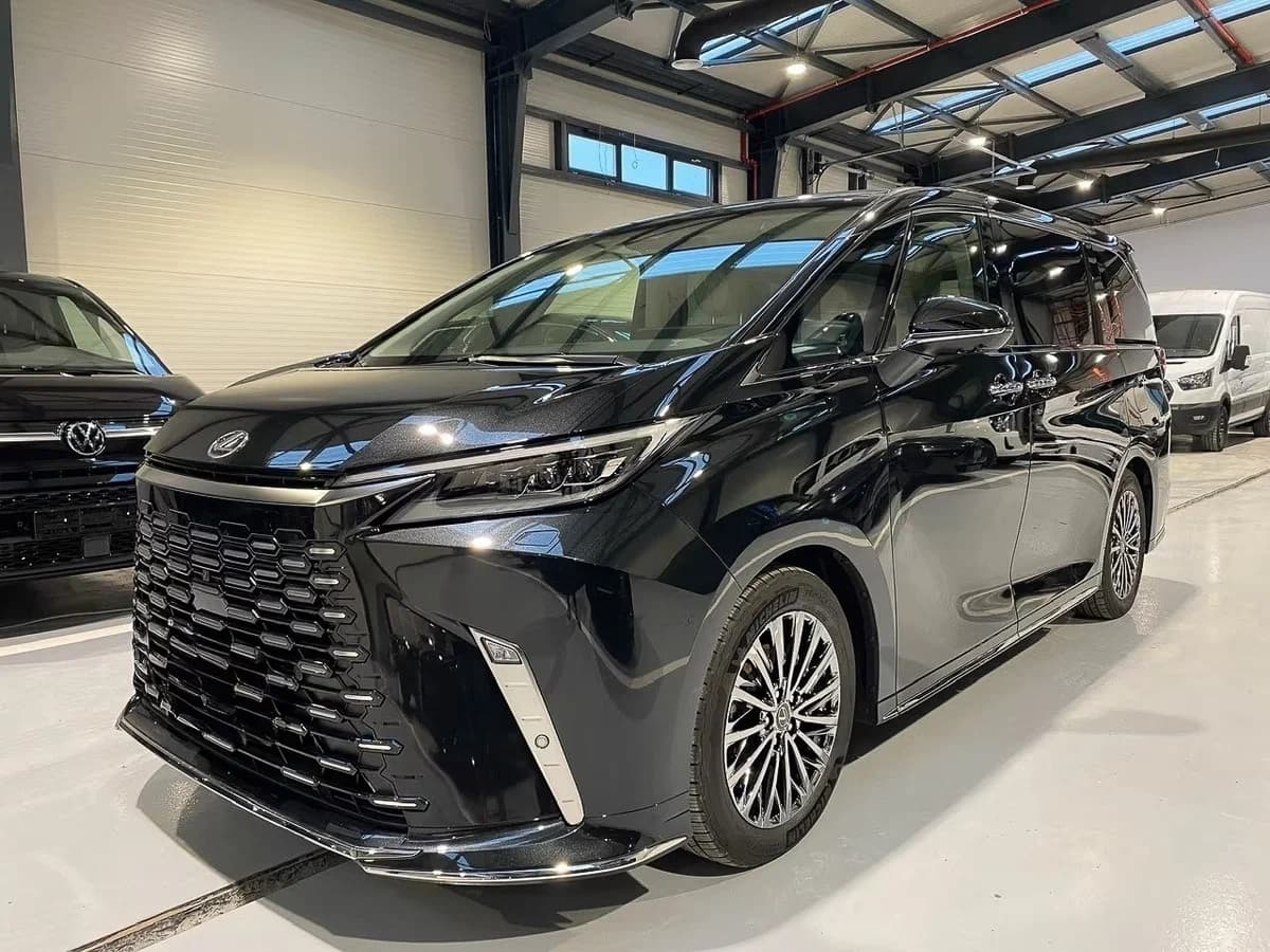 Lexus LM, 2026