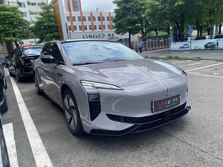 Hongqi EH7, 2026
