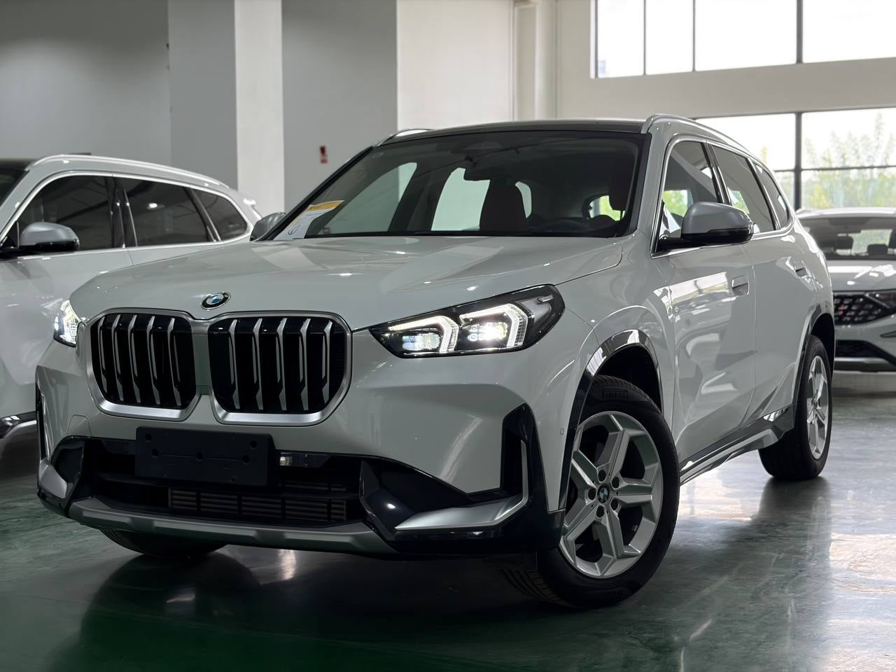 BMW X1 sDrive20Li, 2024 — фото 1