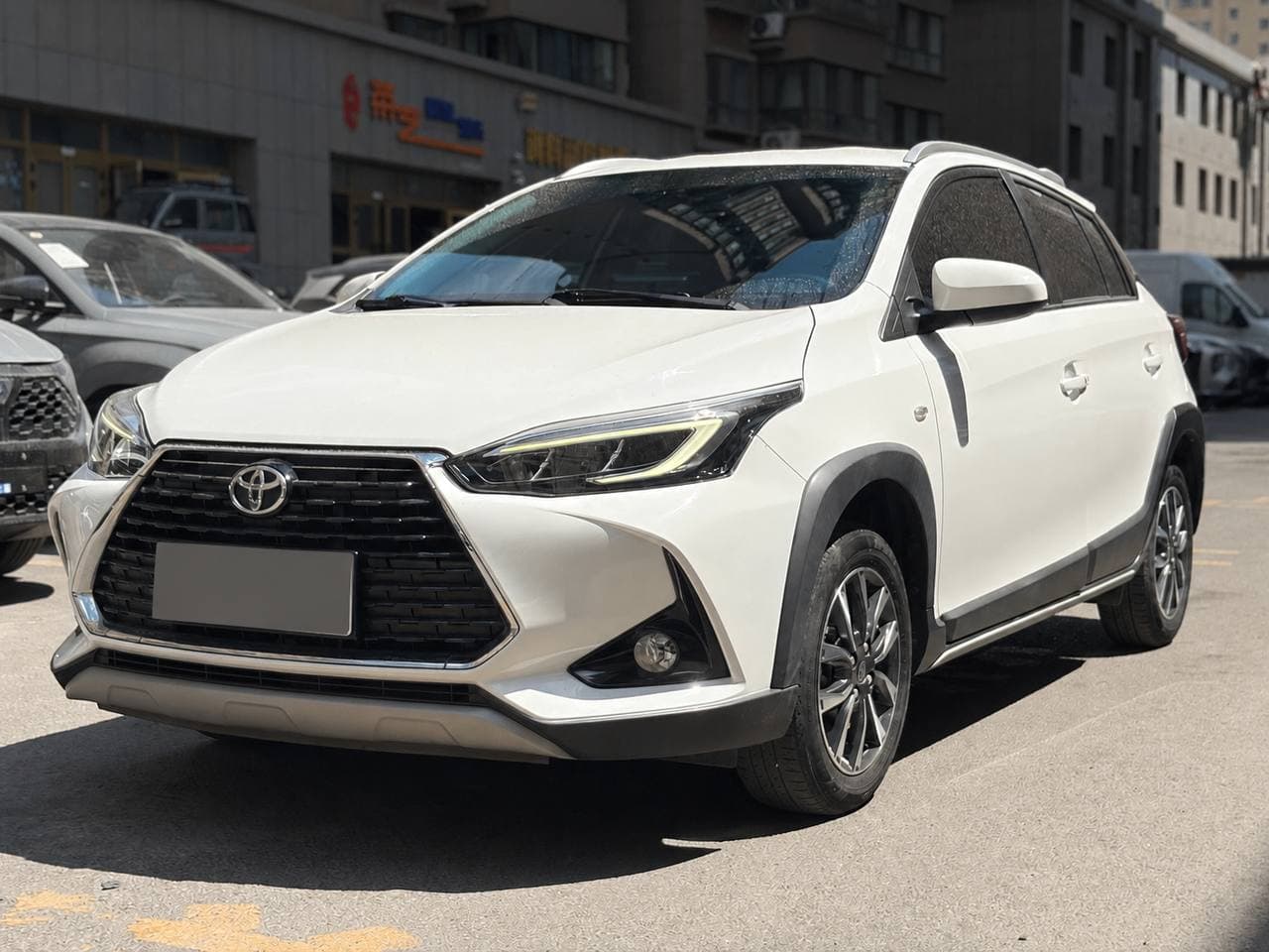 Toyota Yaris L, 2023