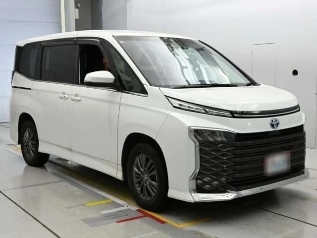 Toyota Voxy, 2024