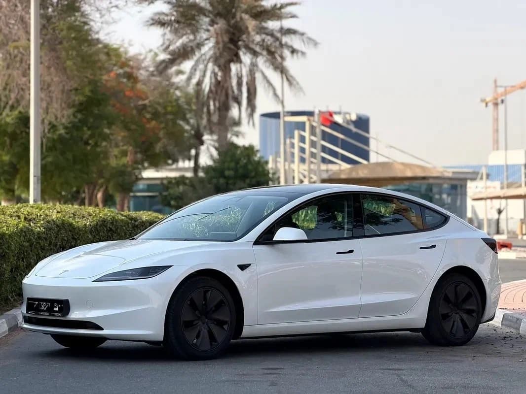 Tesla Model 3, 2026