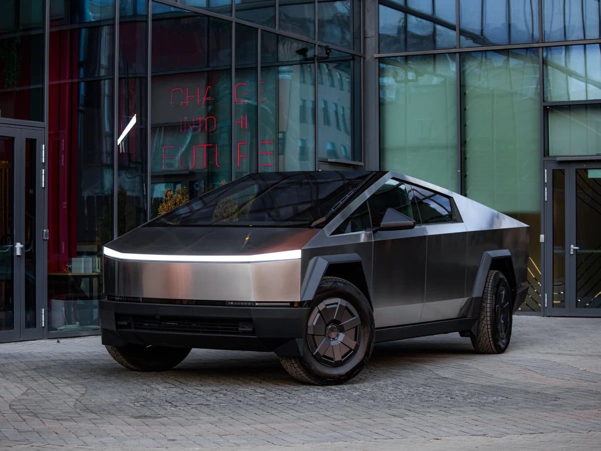 Tesla Cybertruck, 2026