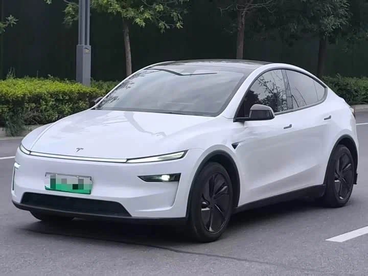 Tesla Model Y, 2026