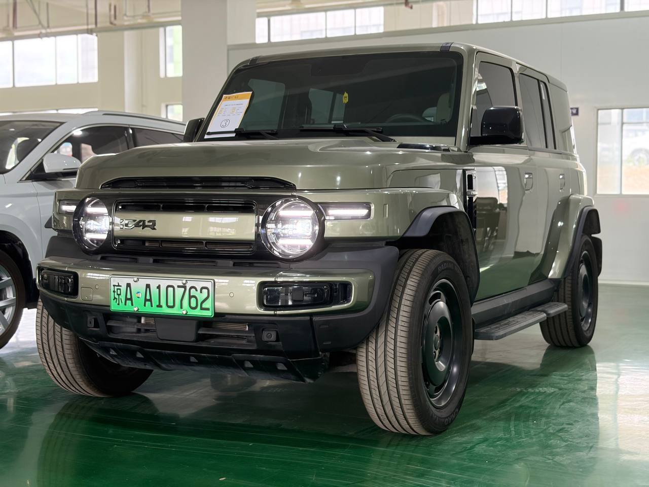 iCar V23 с пробегом — компактный электрический внедорожник в ретро-стиле